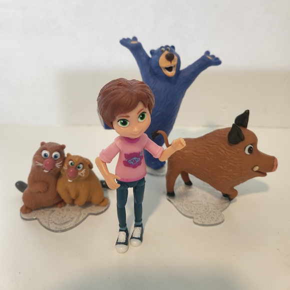 Wonder Park Collectible Toys Greta, June, gus & cooper Boomer 4 Vinyl Figurines - Picture 2 of 13